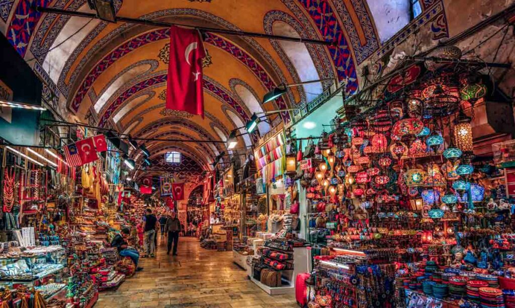 تصویر بازار بزرگ استانبول در نزدیکی مسجد سلیمانیه