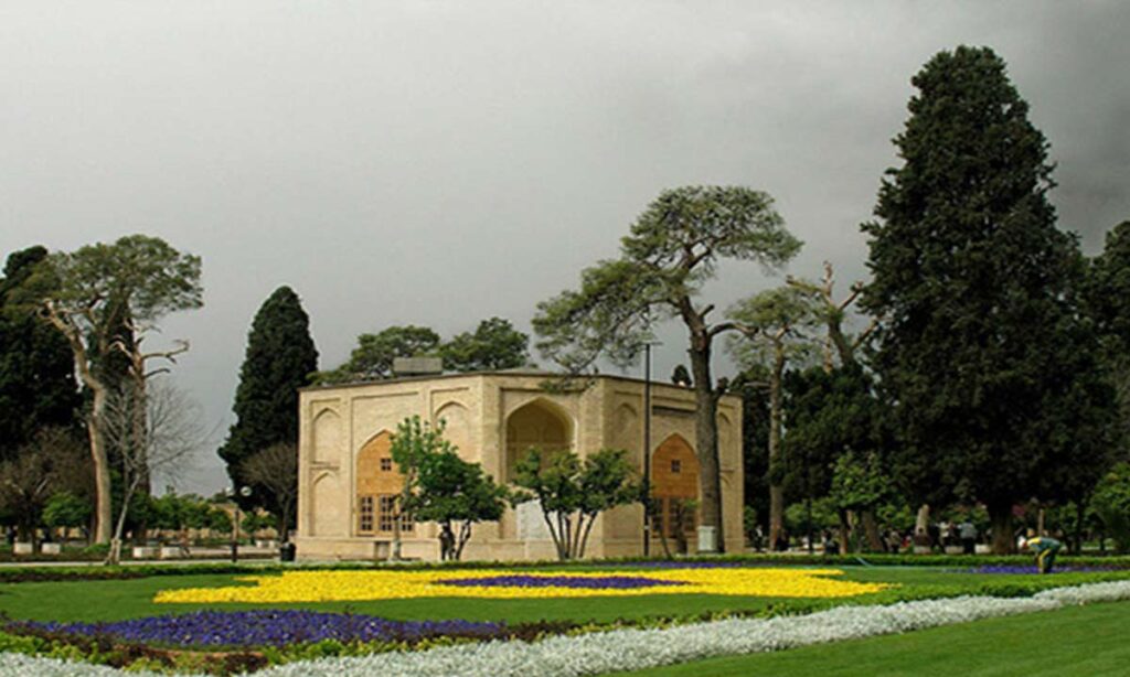 نمایی از باغ جهان نما شیراز