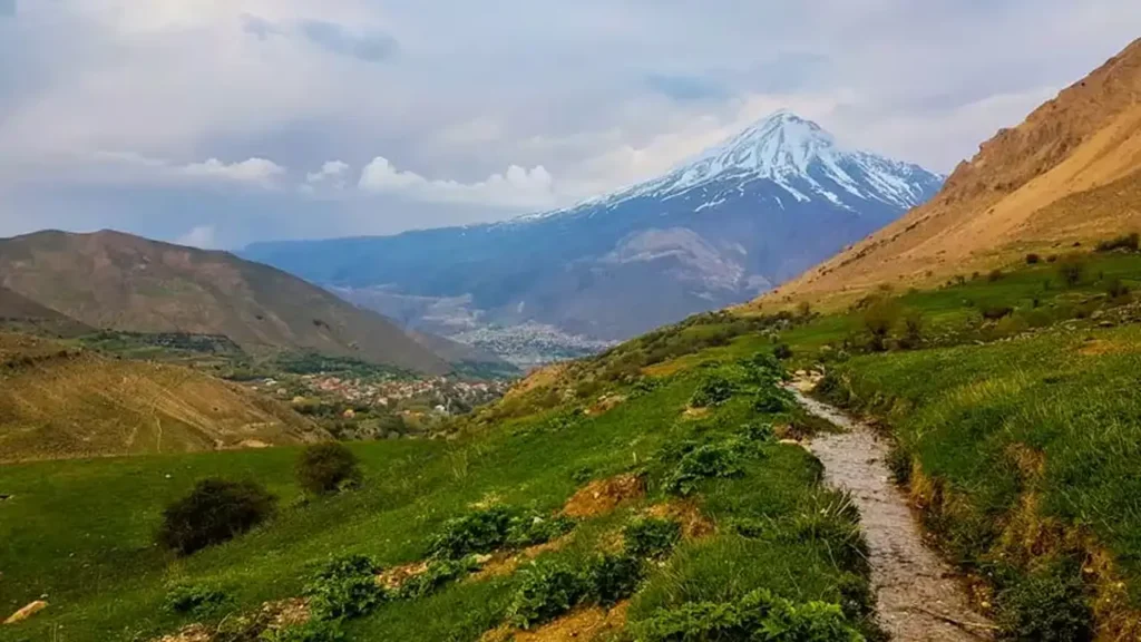 تصویری از دشت آرزو از بهترین جاهای دیدنی اطراف تهران