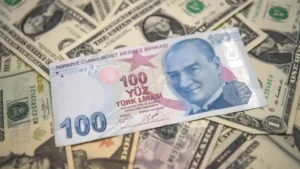 برای سفر به ترکیه لیر بخریم یا دلار؟